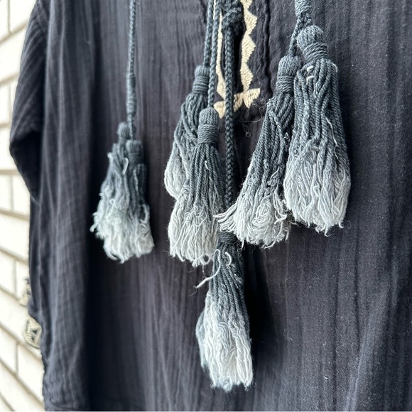 Johnny Was Sai Gauze Tassel-Tie Blouse Black Off White Embroidered - Picture 6 of 12